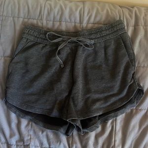 Very nice pair of shorts from H&M worn 4 times just not rlly my style anymore